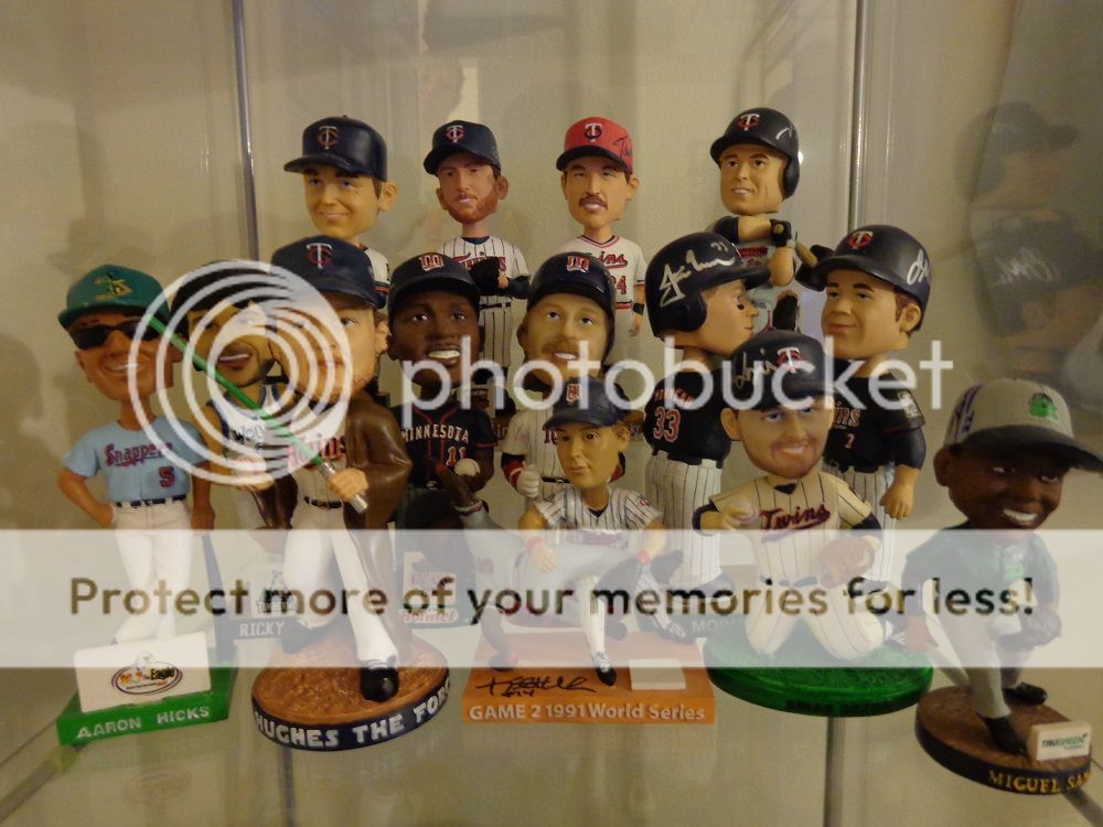 Bobbleheads%20-%20Autographed_zpshscvzc0u.jpg