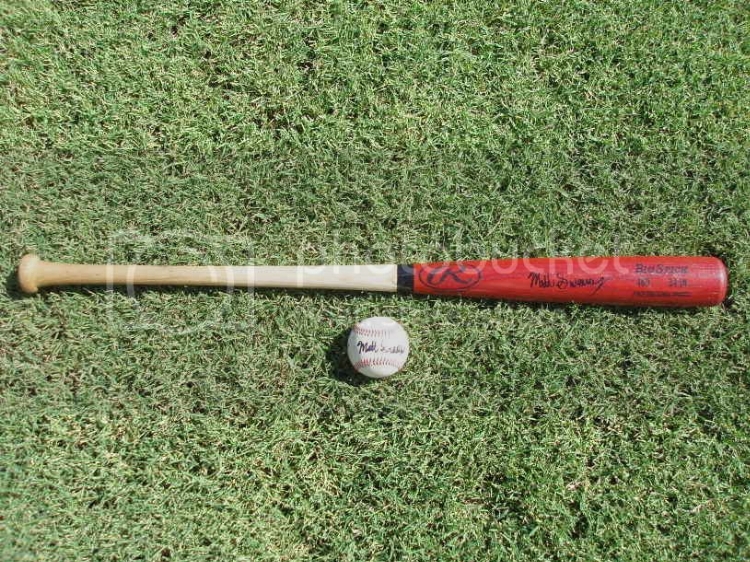 082506_matt_sweeney_bat_azl_ball_01.jpg