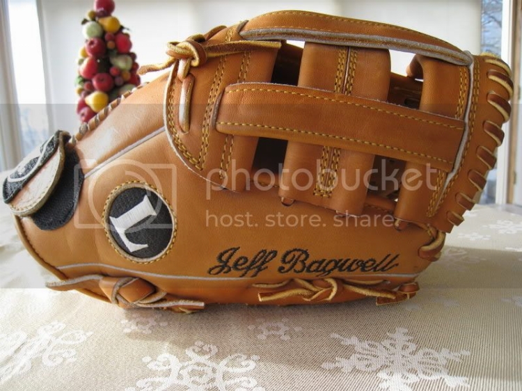 bagwell_fielders_glove_001.jpg