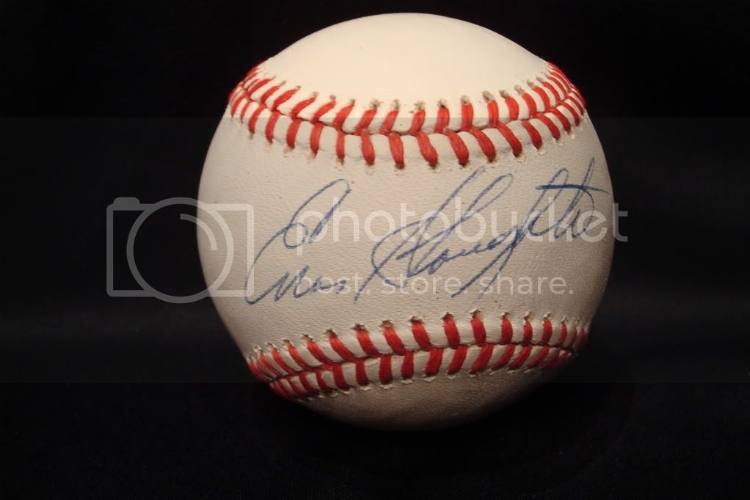baseballs001.jpg