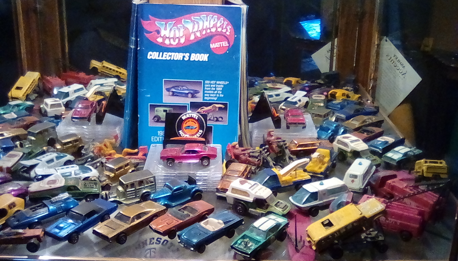 hot wheels curio.jpg