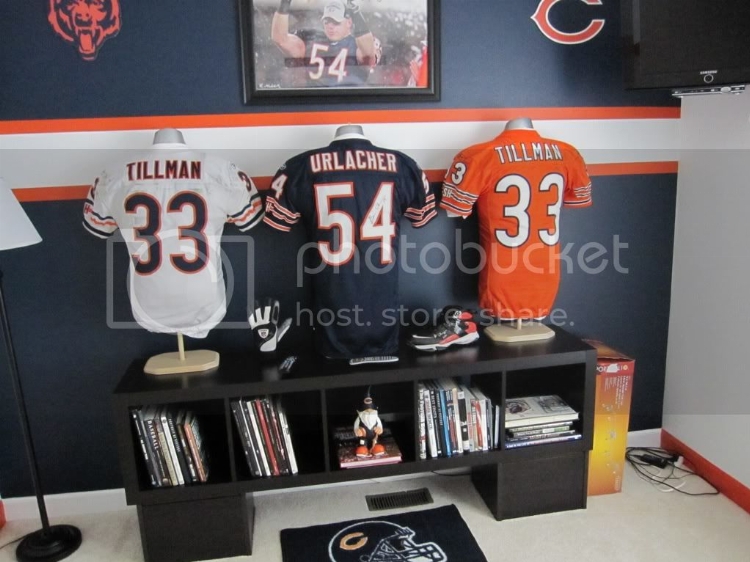 Urlacher_Away017.jpg