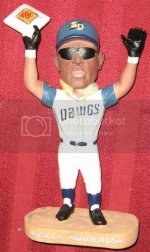 05GBLsandiegosurfdawgsbobblehead600.jpg