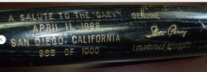 Garvey Salute Bat 2.png