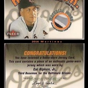 2001 Fleer Genuine Material Issue17.jpg