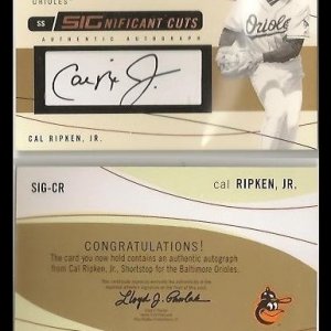 2004 Flair Significant Cuts Autograph.jpg