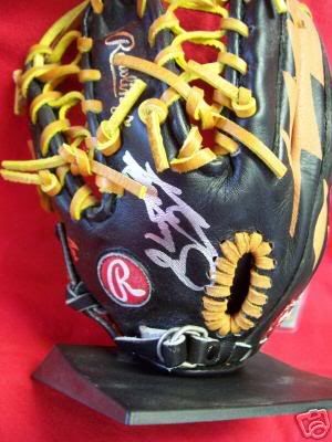 glove1.jpg