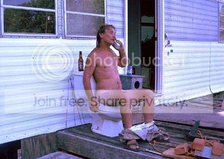 redneck-toilet_zps9a9c74bc.jpg