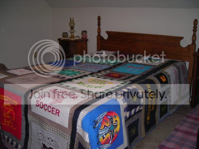 Darrenstshirtquilt0012_zps8f5a8de1.jpg