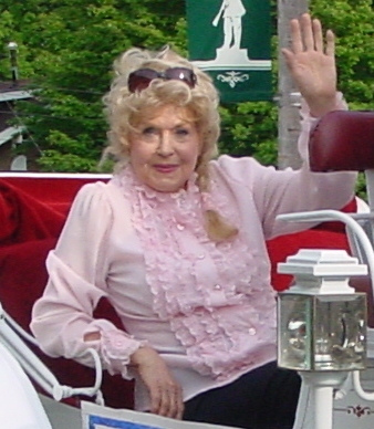 Donna_Douglas_in_Lawrenceburg%2C_TN_Parade_1.jpg
