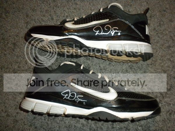 Game-UsedShoesAutoPic2.jpg