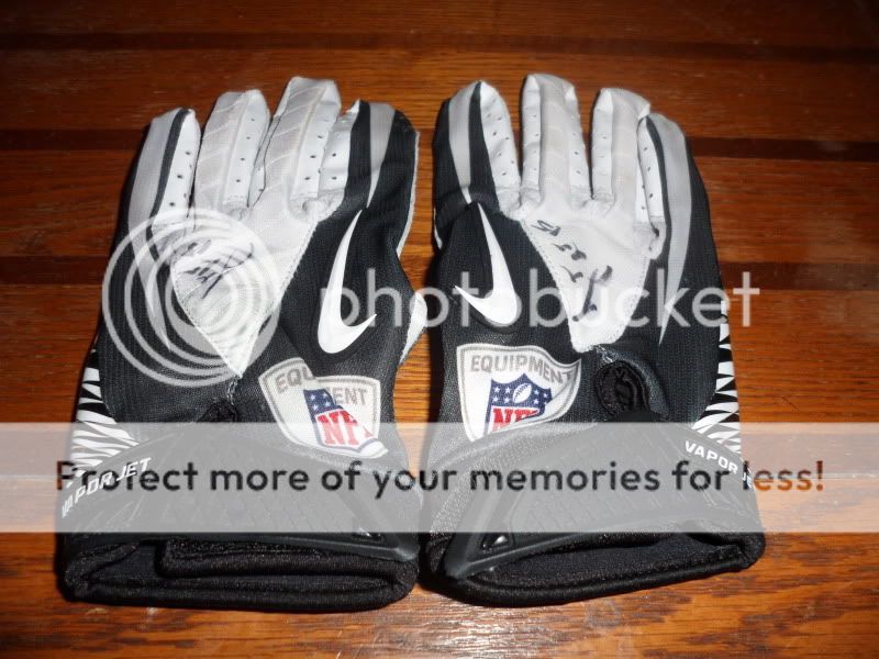 joeadamssignedpracticeworngloves.jpg